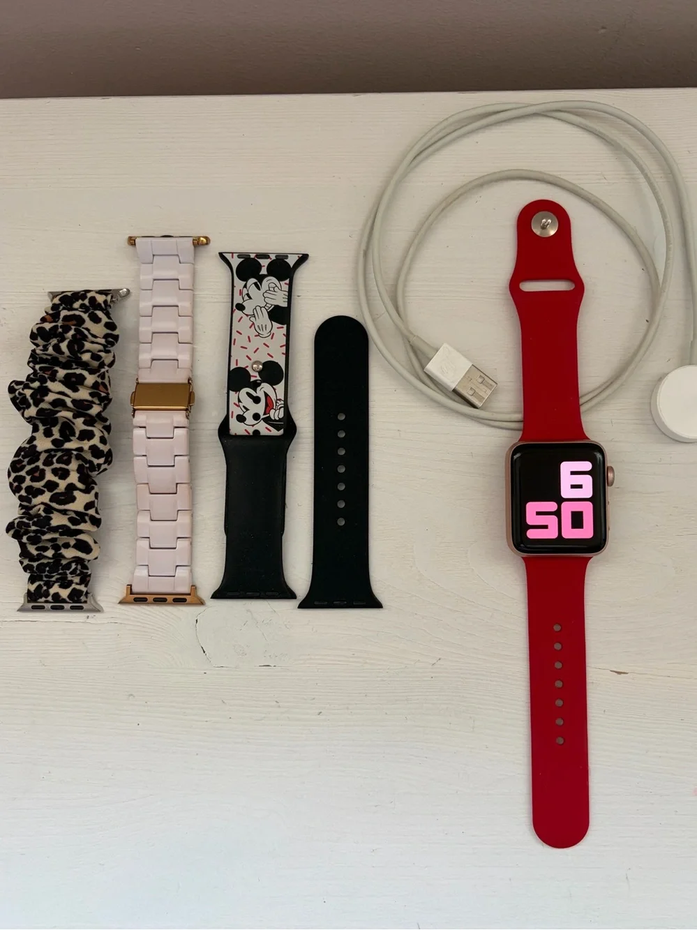 Apple Watch Series 3 42mm Gold Aluminum Pink Sand Sport Band Excellent Condition